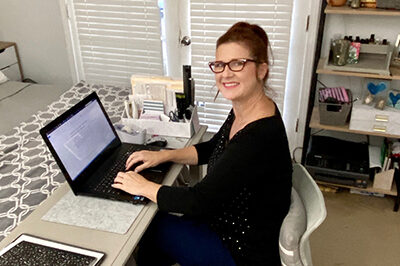 paula blogging Artist Paula Tregre in her studio